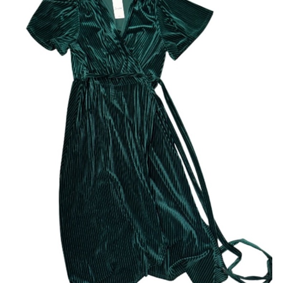 Velvet Dress Set - Red and Green Wrap Dress - Picture 4 of 8